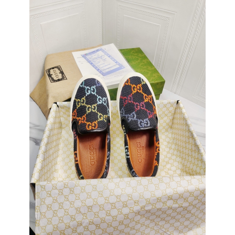 G*u*i casual shoes